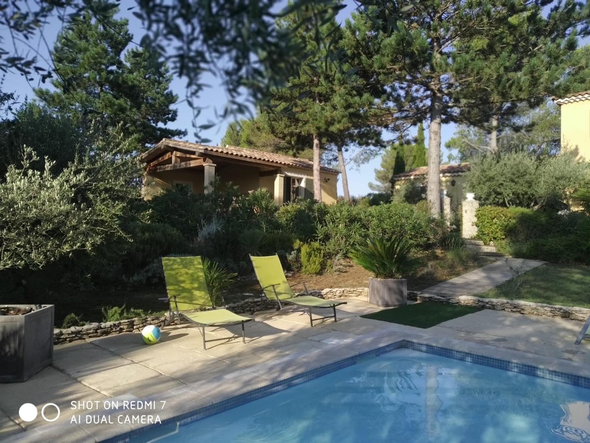 Proche Uzes Petit Gite Avec Grande Cuisine D'Ete Et Piscine Saint-Siffret Buitenkant foto